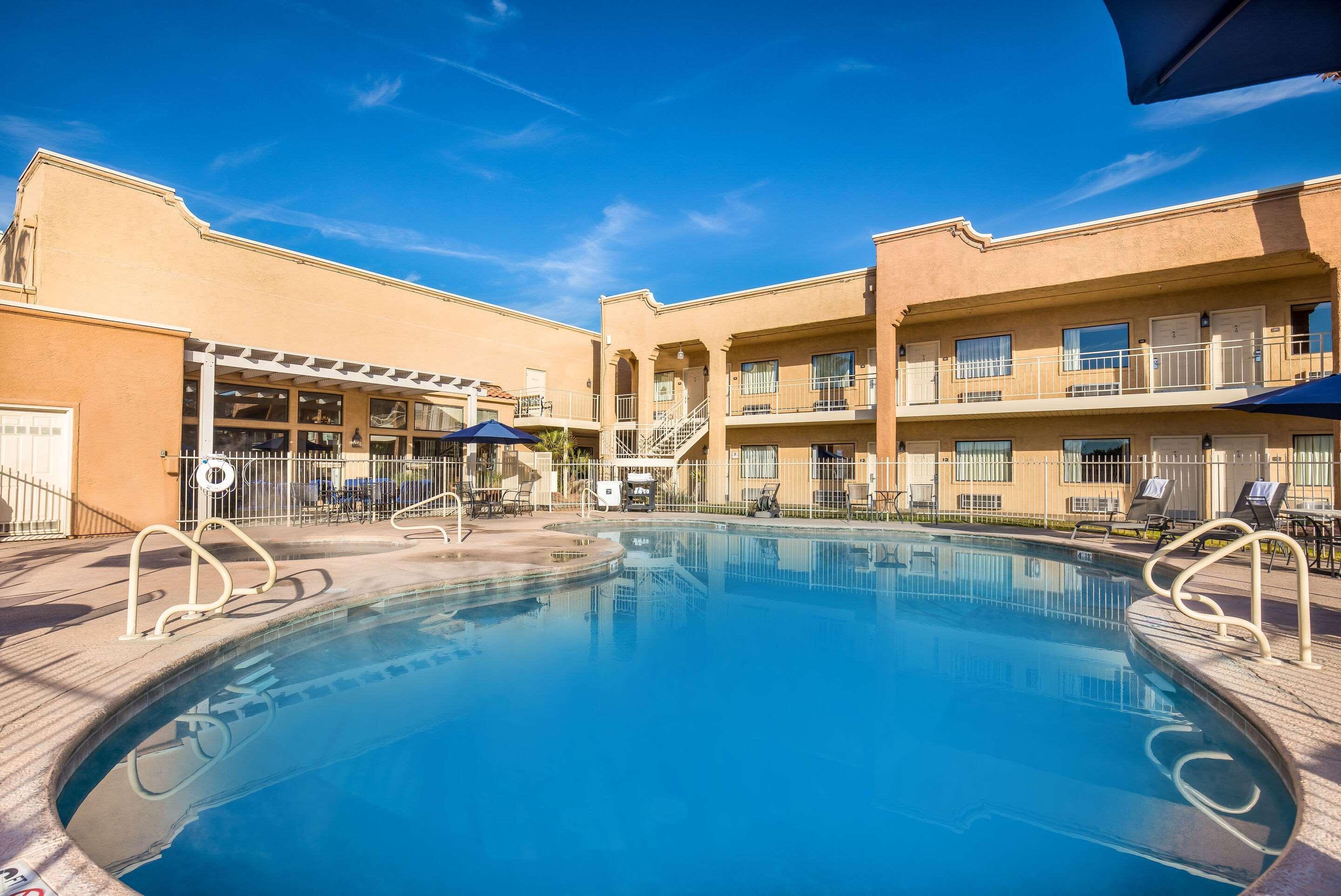 Clarion Suites St George - Convention Center Area Сент-Джордж Экстерьер фото